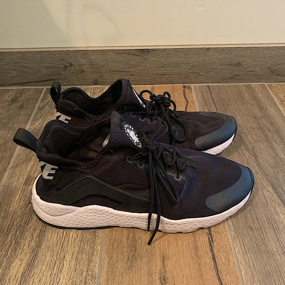 Nike Womens Air Huarache Ultra Running Shoes